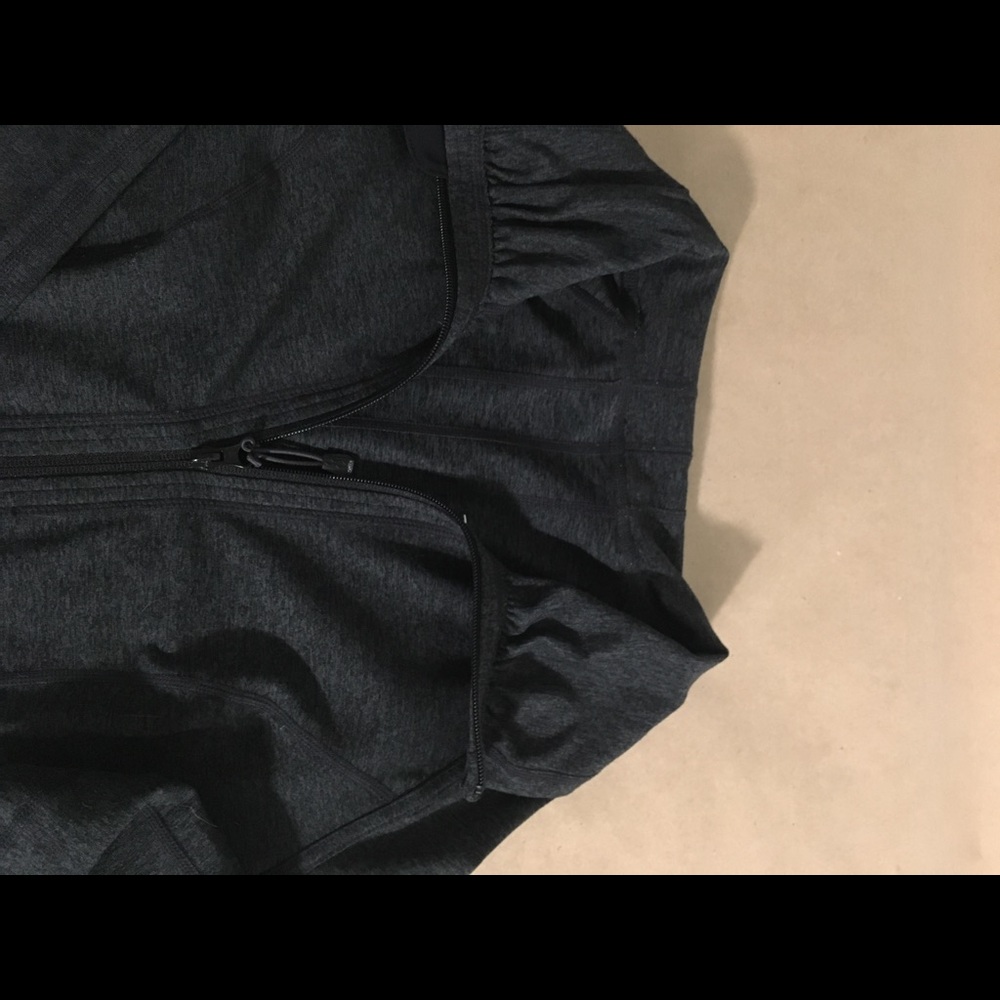 Zella jacket - Picture 2 of 6